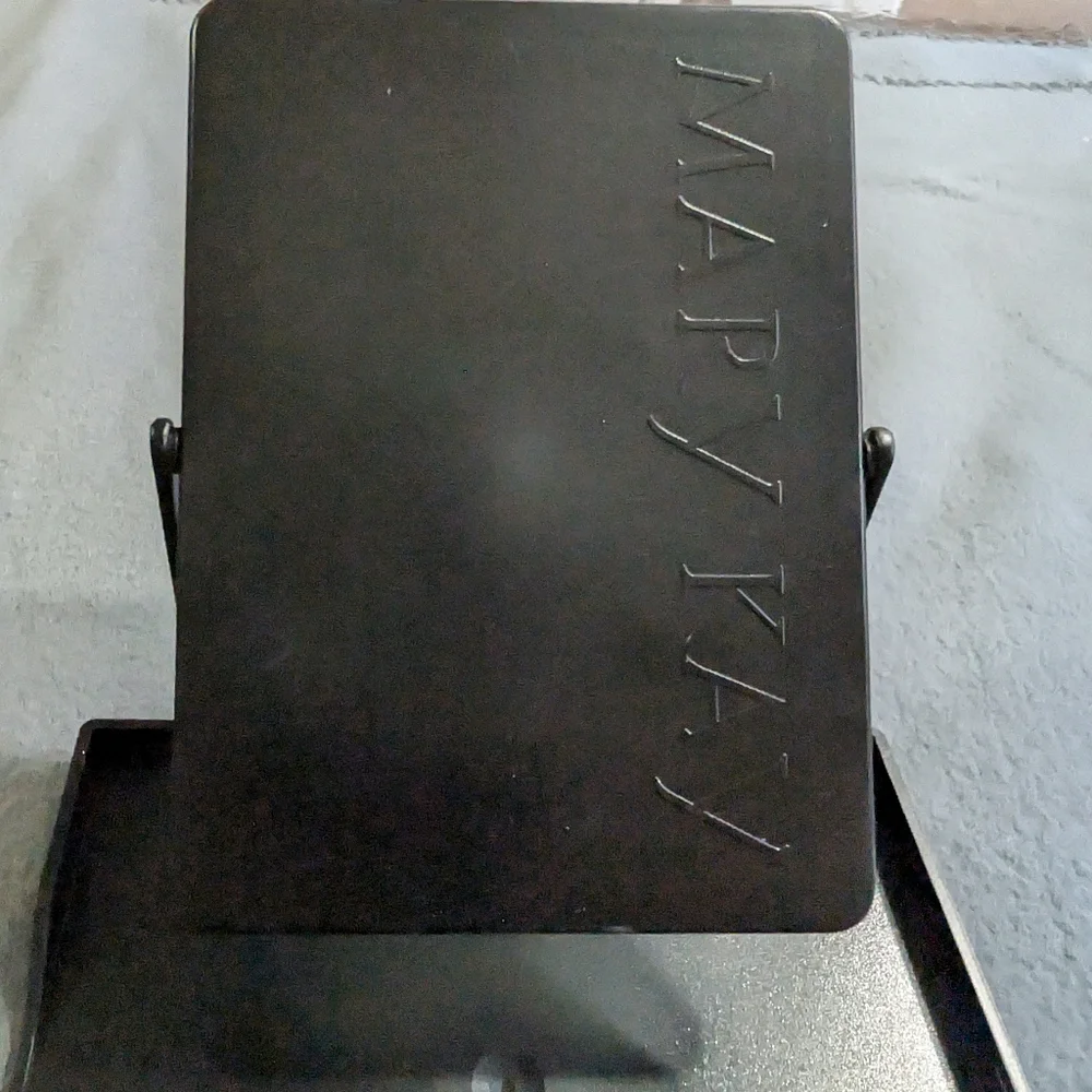 NEW Mary Kay portable‎ mirror with stand zippered mesh bag included
